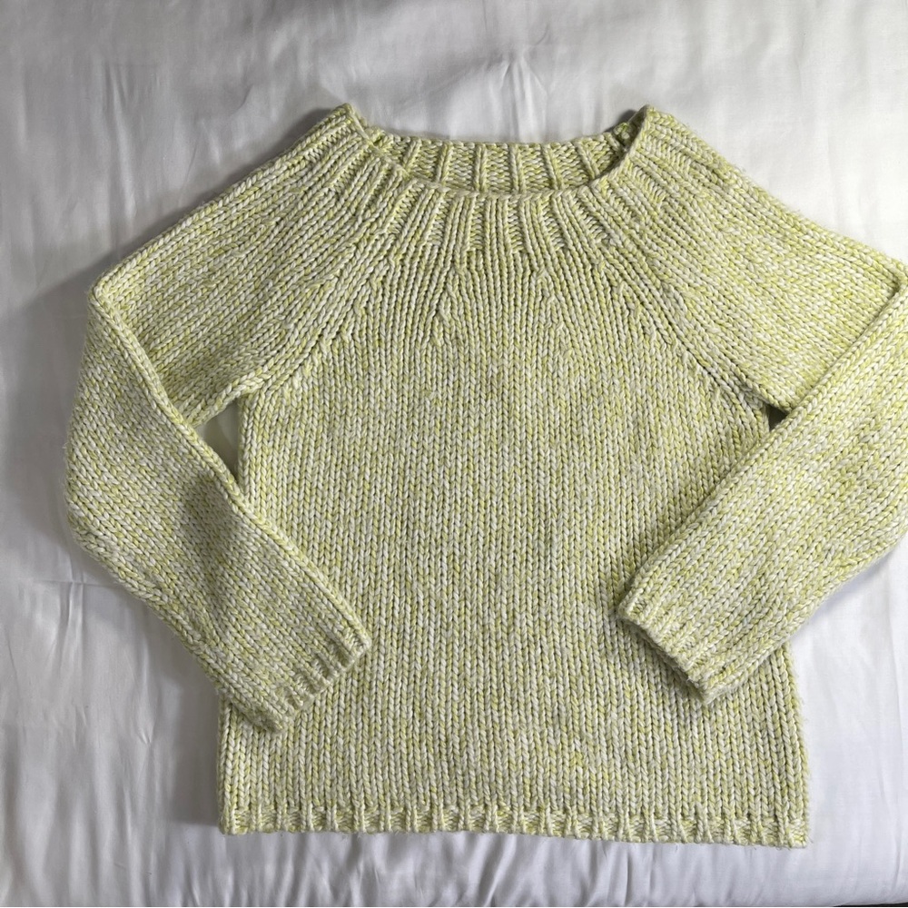 New York & Co Light  Lemon Green Small Cozy and Oh So Warm Wool Blend Sweater